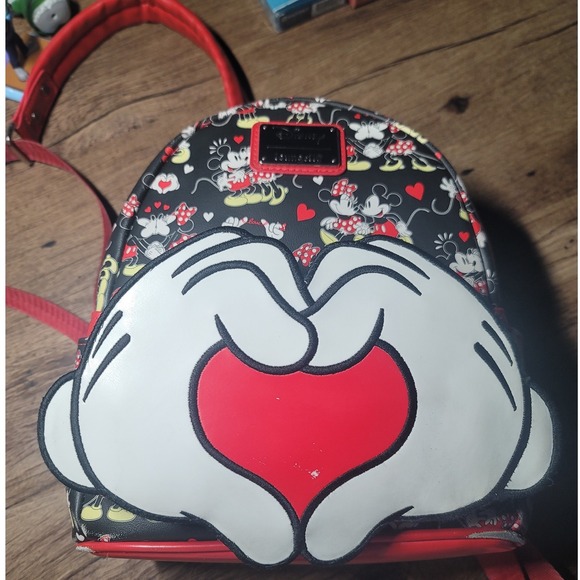 Loungefly Disney Mickey and Minnie Heart‎ Hands backpack main image 15